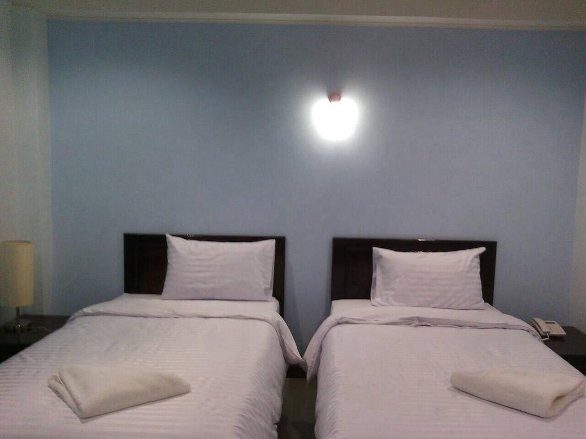 Baan Duangkamol Hotel Phitsanulok Buitenkant foto